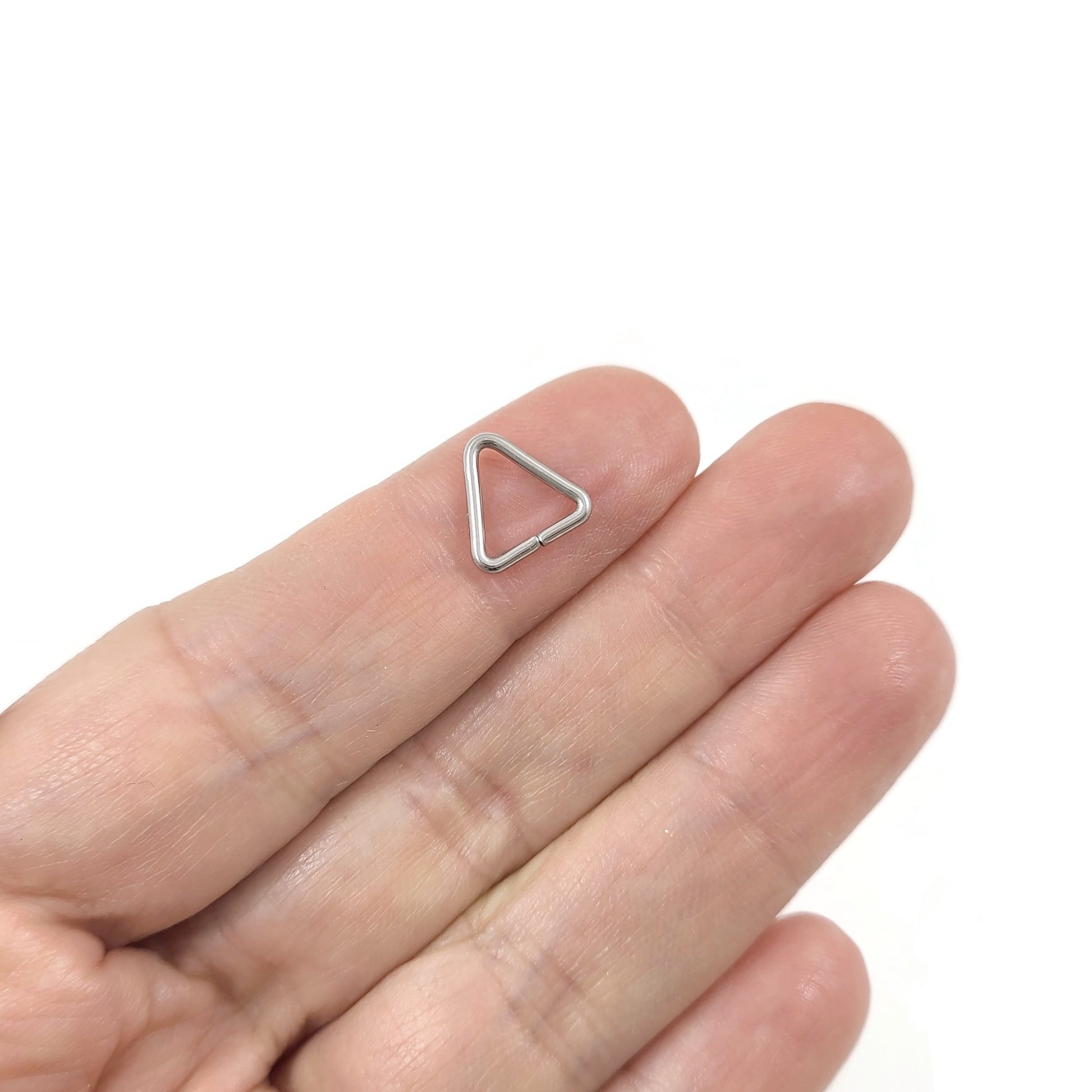 Anneaux triangles argent hypoallergénique en acier inoxydable