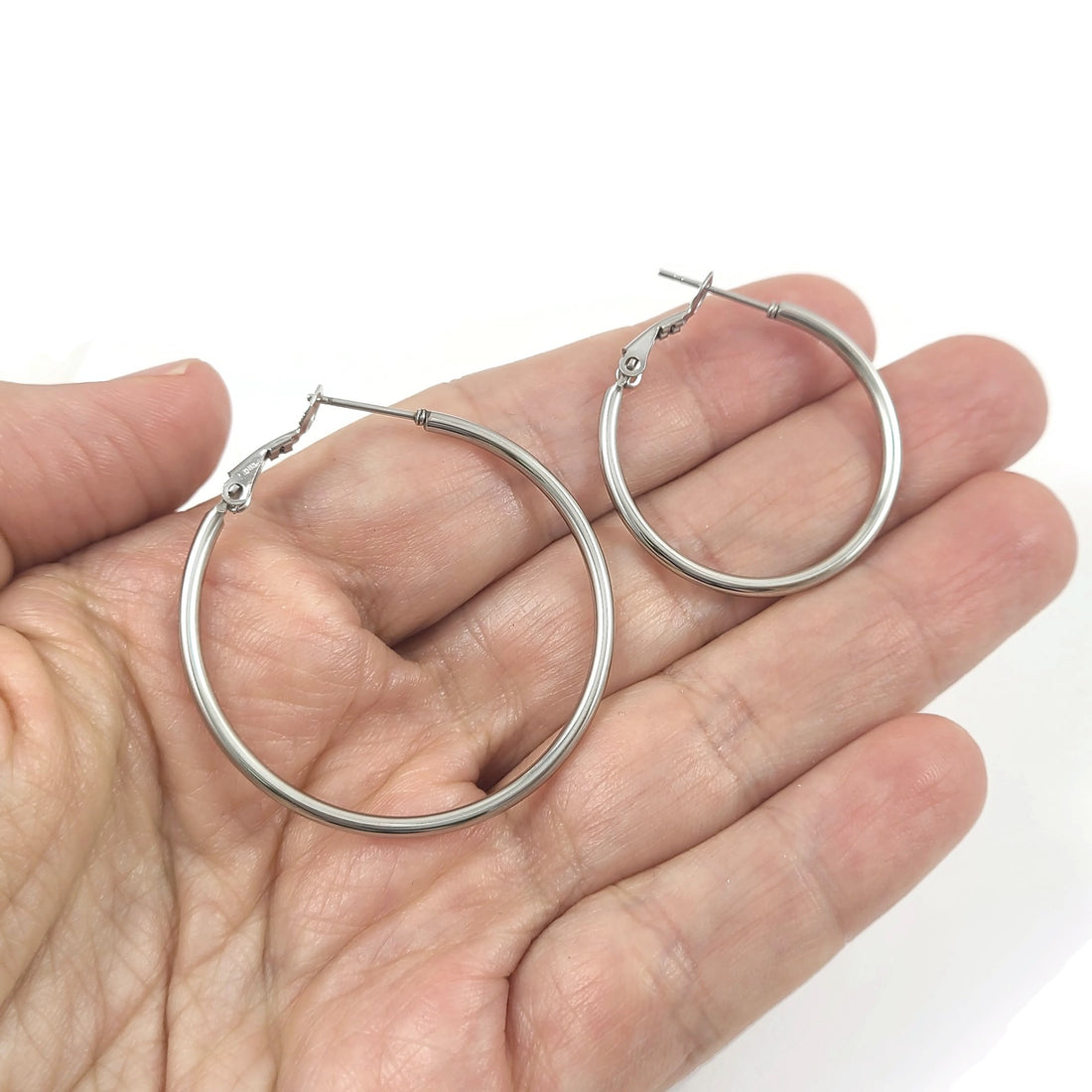 2 Stainless steel hoops - Nickel free, lead free and cadmium free earwire