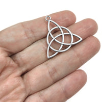 2 pendentifs triangle celtique de 30mm - Sans nickel, sans plomb et sans cadmium
