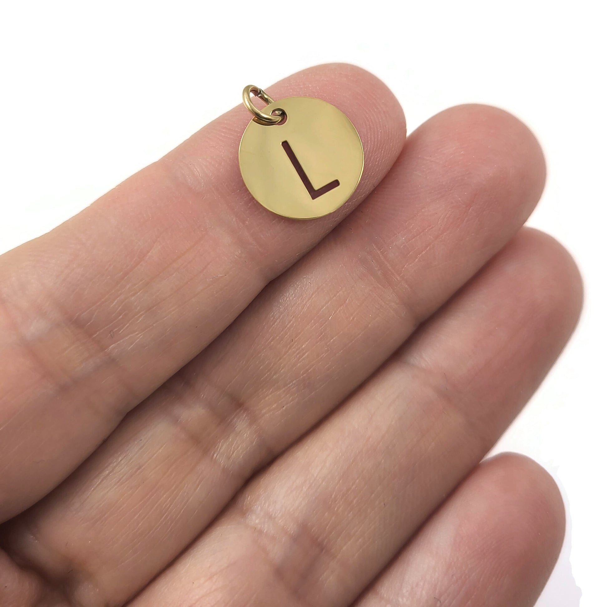Breloque initiale ronde or en acier inoxydable