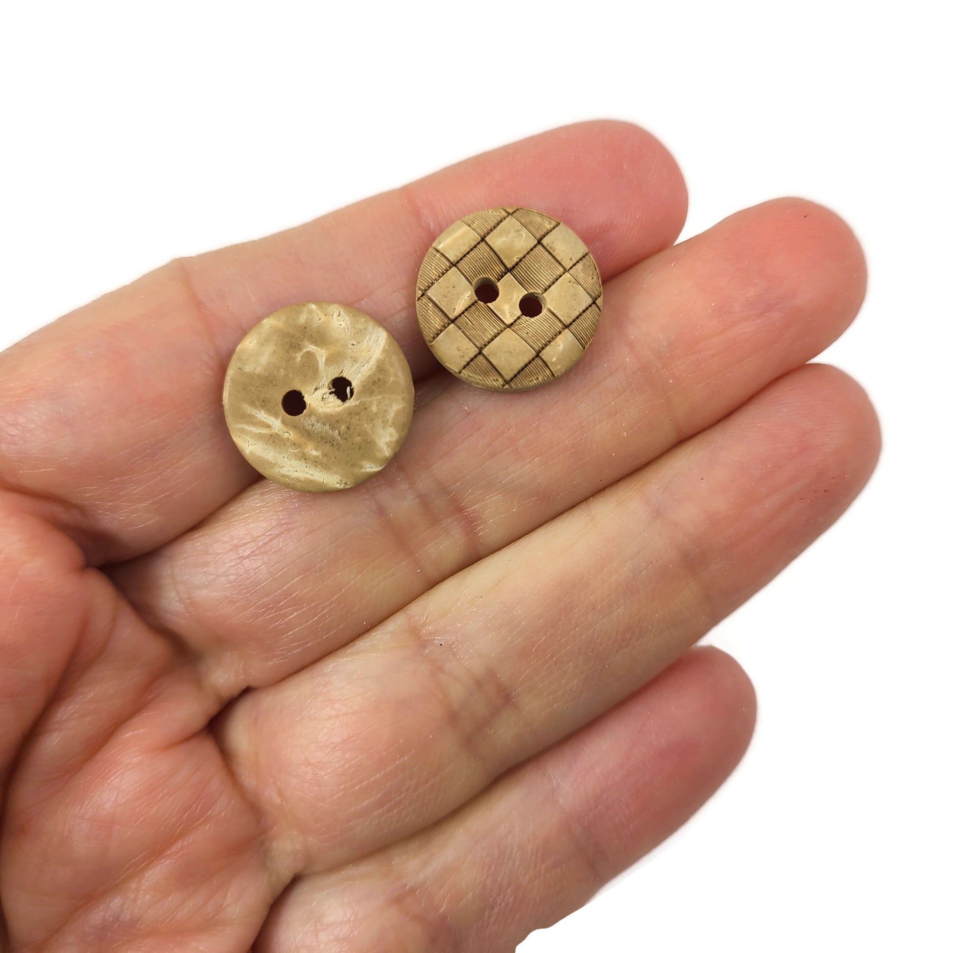6 Boutons en bois de coco 15mm - Damier