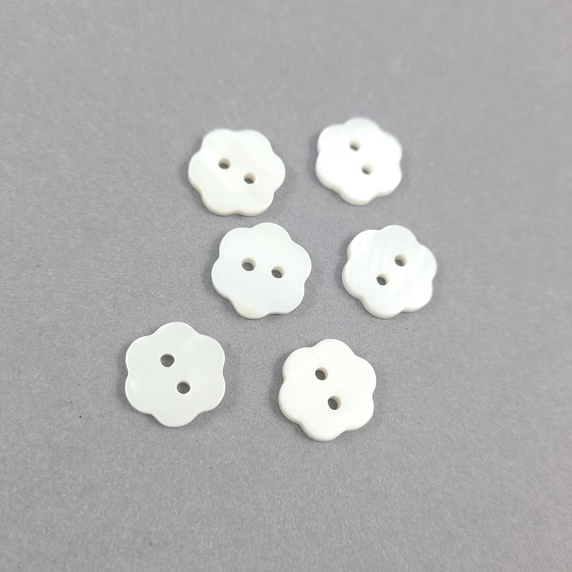 6 Flower shape Mother of Pearl Shell Buttons 13mm