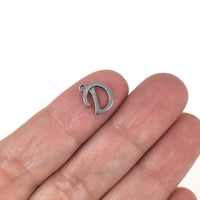 Breloque initiale cursive en acier inoxydable
