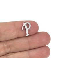 Breloque initiale cursive en acier inoxydable