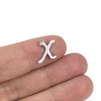 Breloque initiale cursive en acier inoxydable