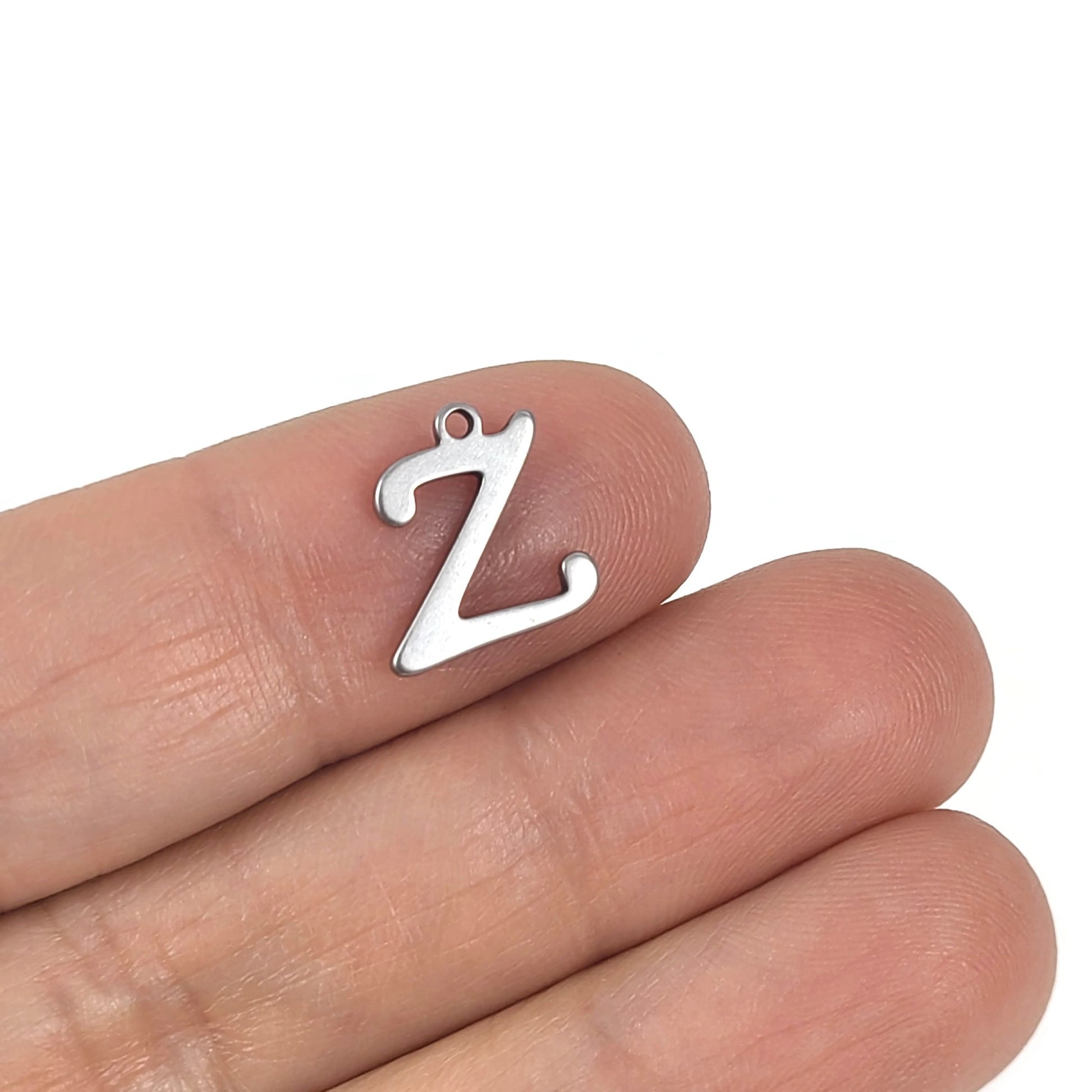Breloque initiale cursive en acier inoxydable