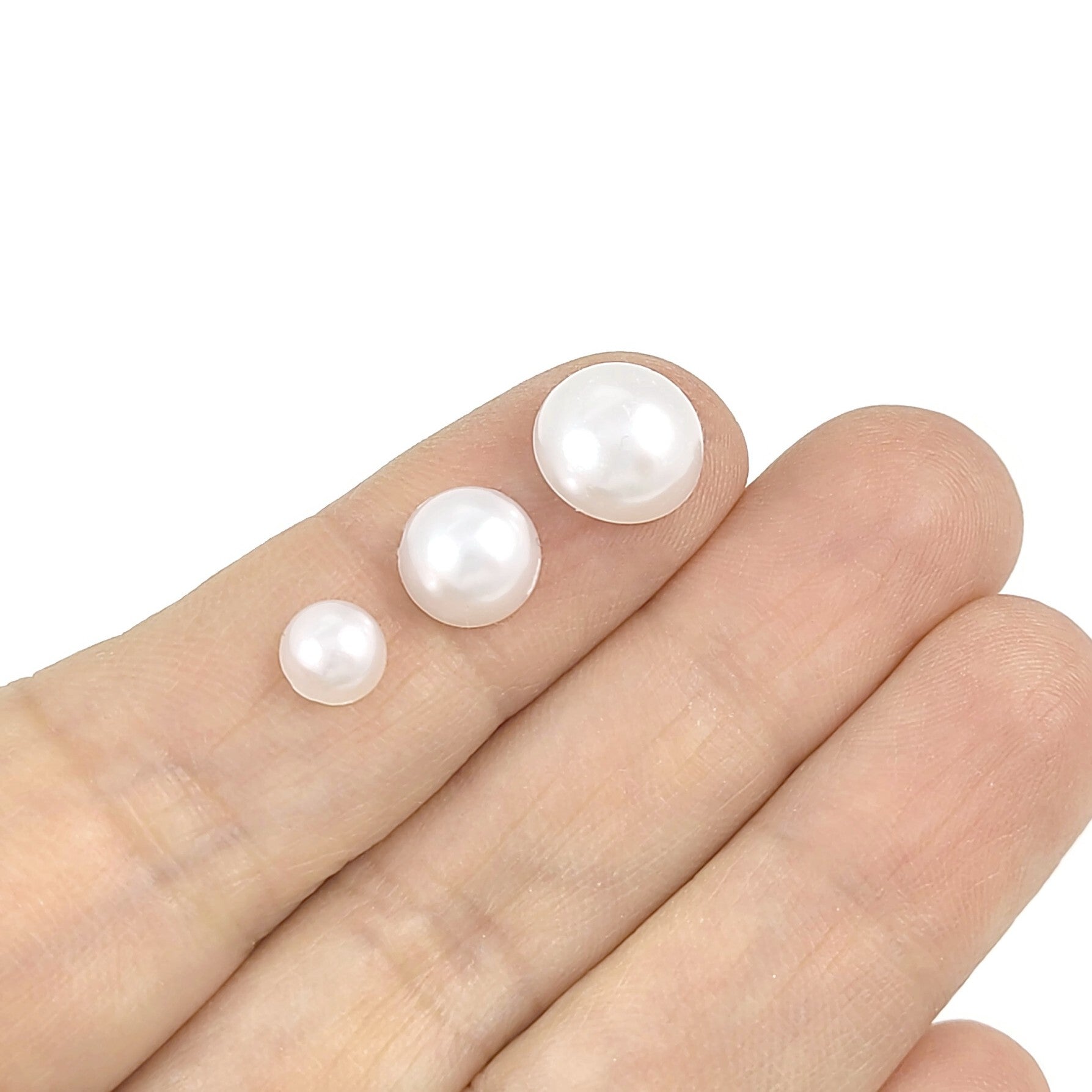 50 cabochons perlés blancs