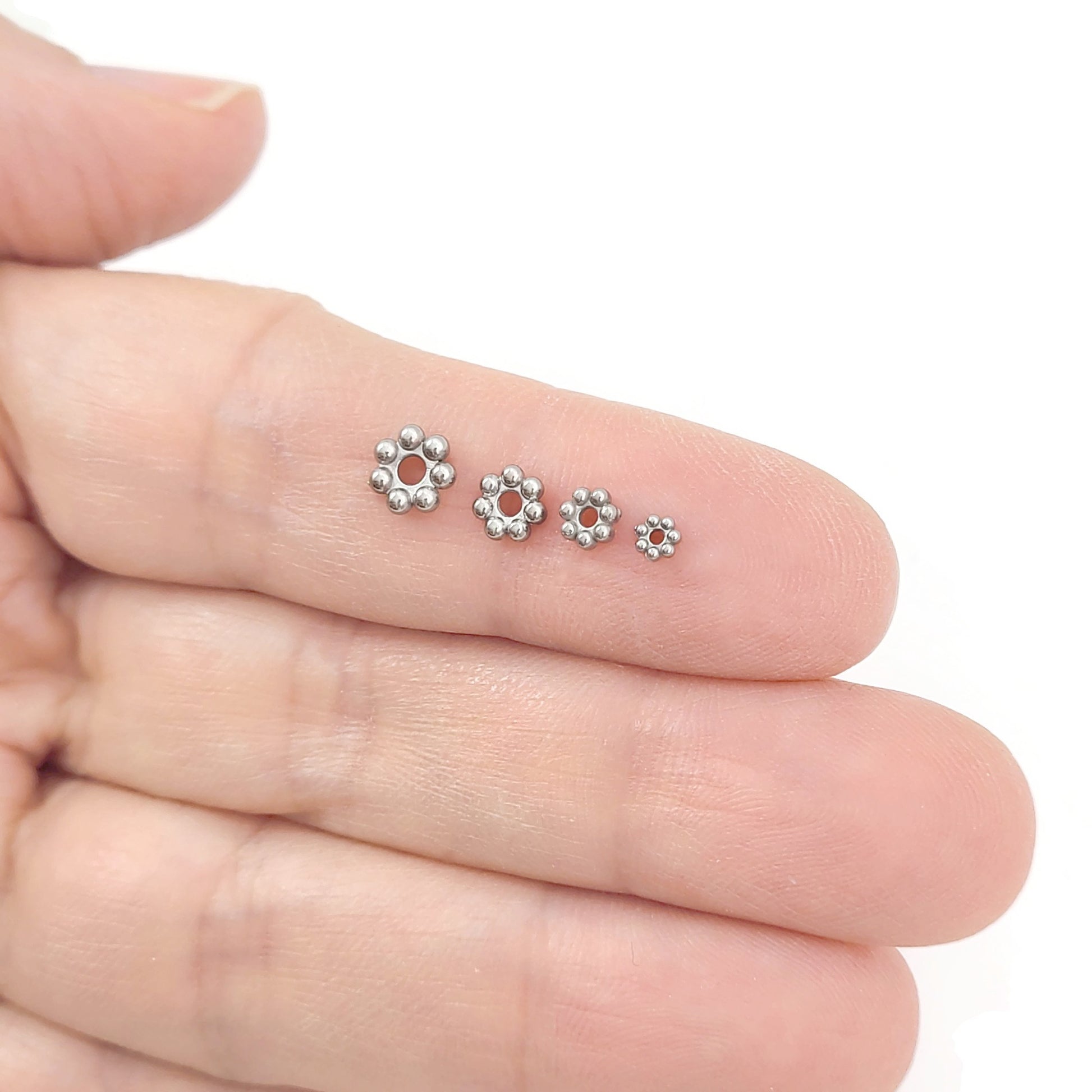 5 Daisy stainless steel spacer beads