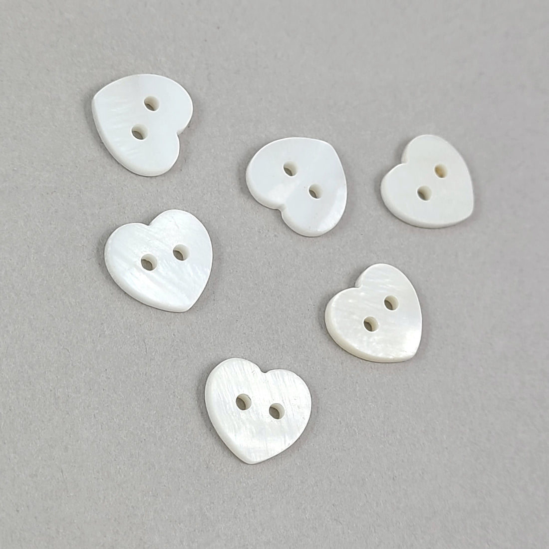 6 Bouton coeur en nacre naturel 11mm