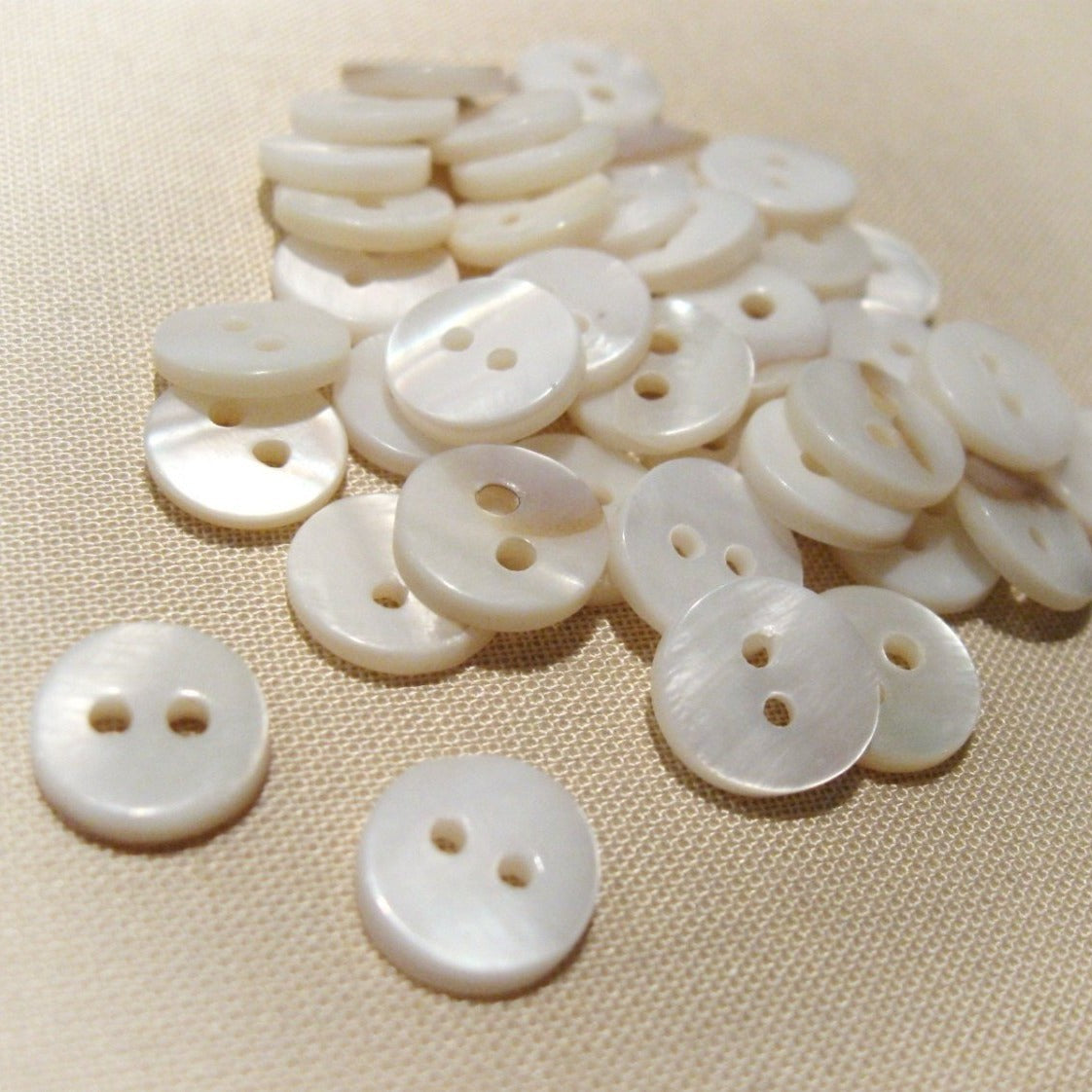 Mother of pearl buttons, Natural white shell sewing buttons, 7 sizes available