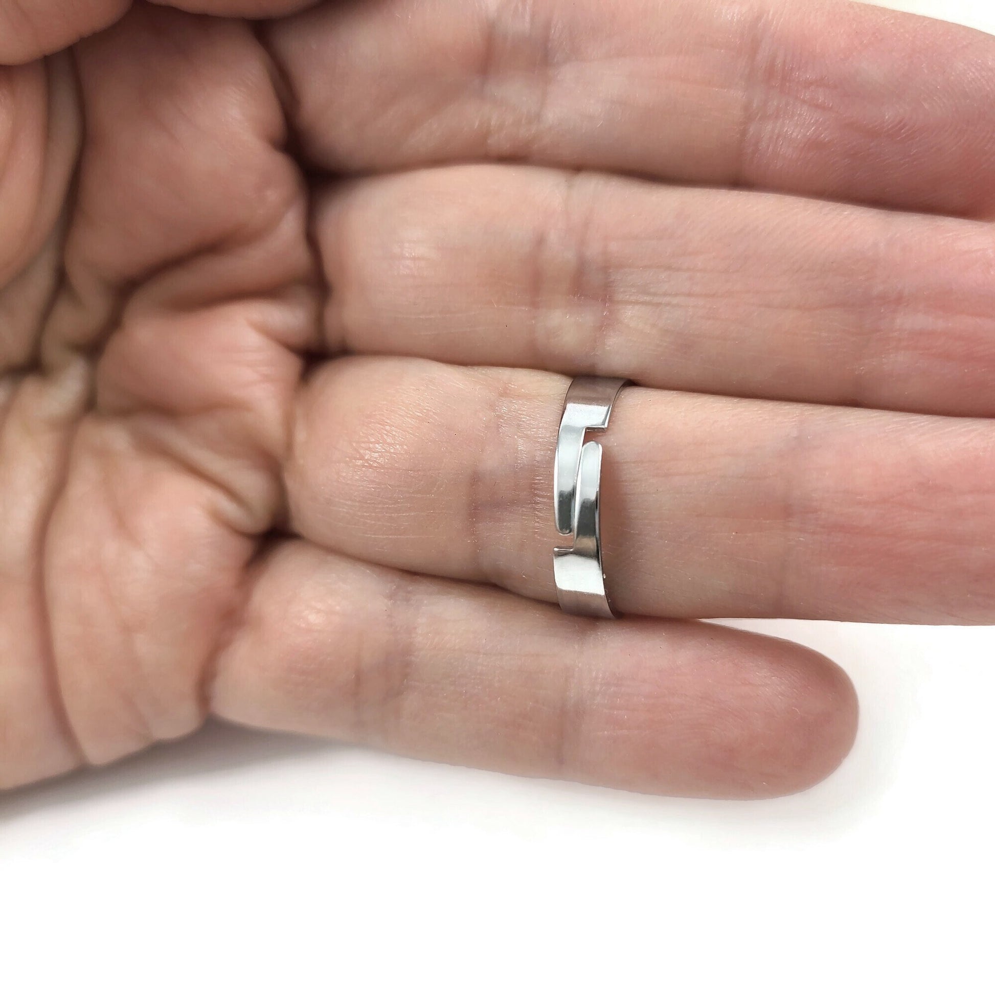 Stainless steel adjustable rings round cabochon settings (fits 8mm, 10mm, 12mm, 14mm) Hypoallergenic jewelry findings