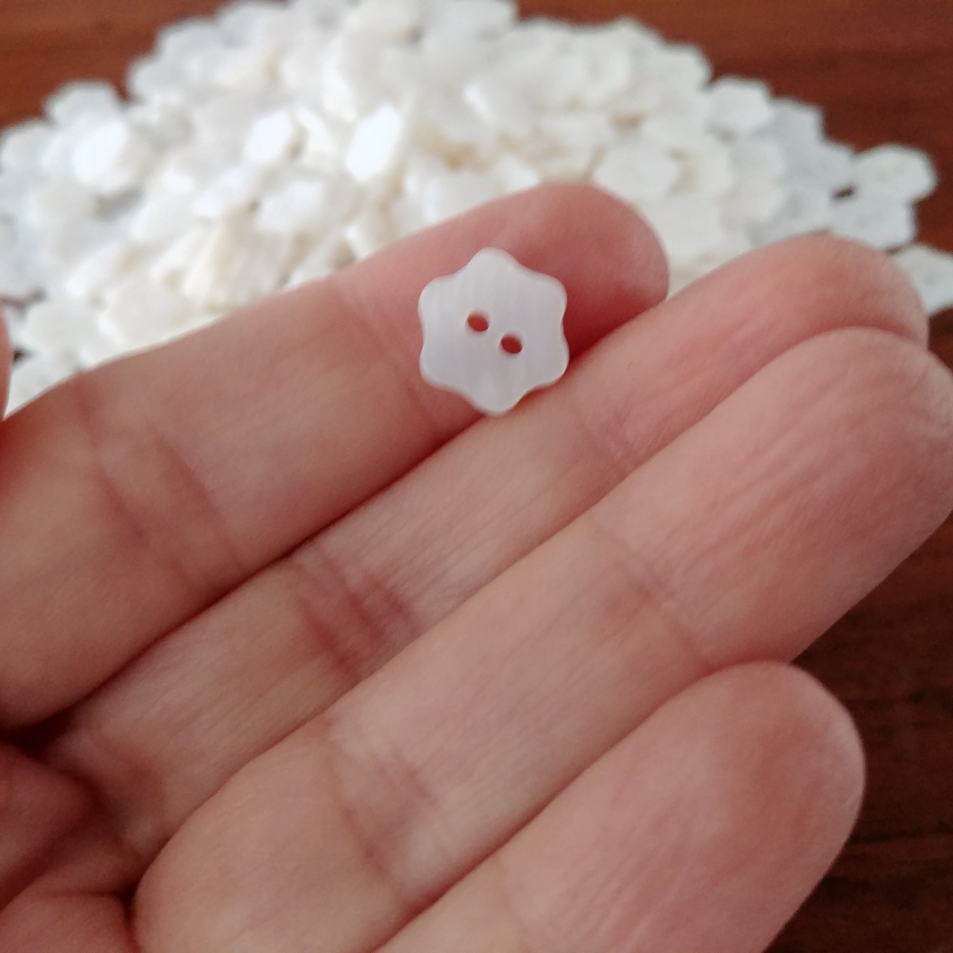 Bouton fleur en nacre véritable 11 ou 13mm - ensemble de 6 boutons