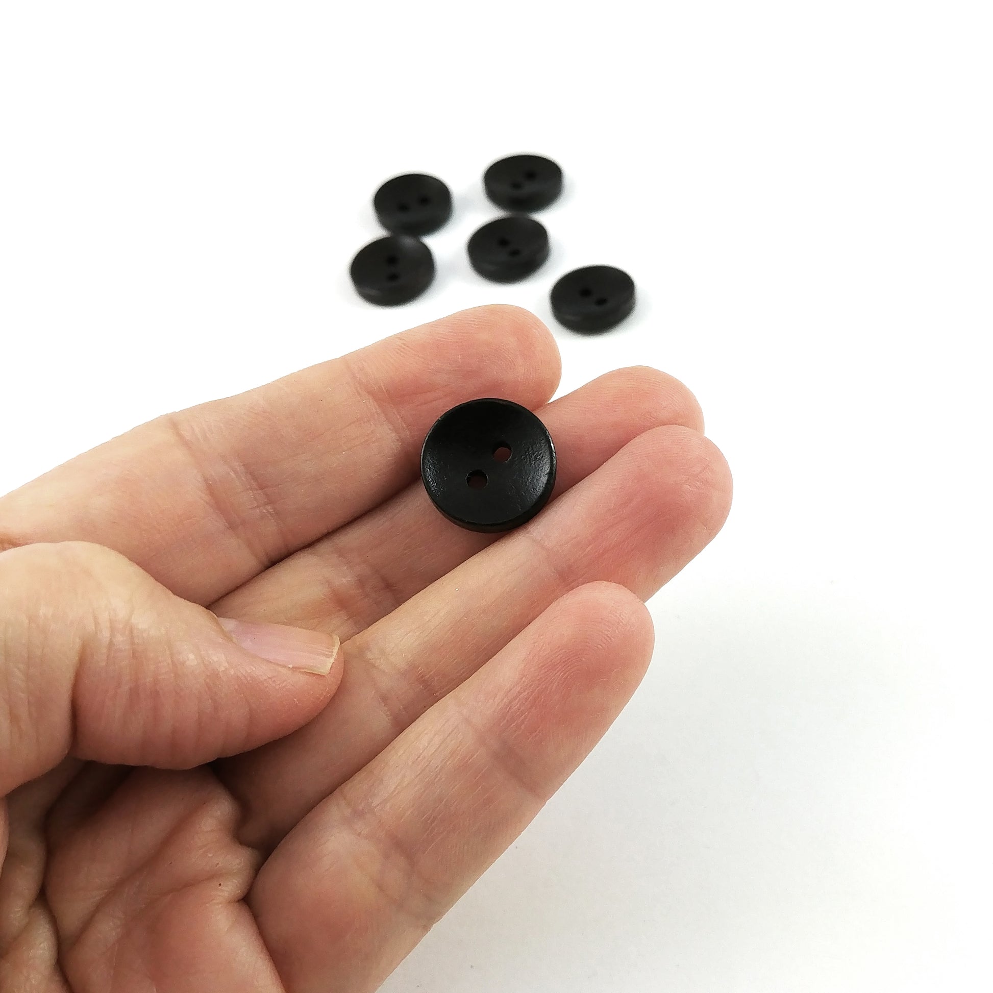 Dark Button 15mm - set of 6 wood buttons