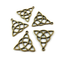 2 pendentifs triangle celtique de 30mm - Sans nickel, sans plomb et sans cadmium