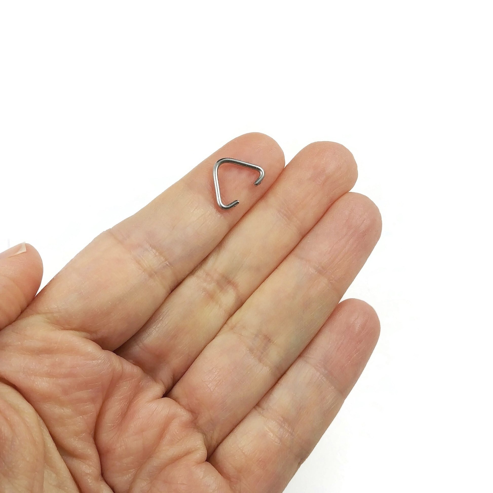 Anneaux triangles argent hypoallergénique en acier inoxydable