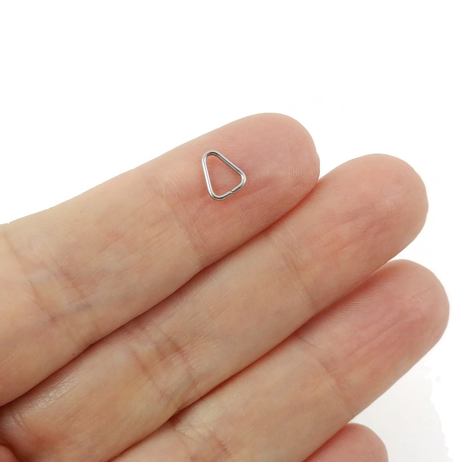 Anneaux triangles argent hypoallergénique en acier inoxydable