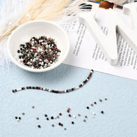 Kit de perles de rocaille en verre 2mm, Assortiments de 4500pcs