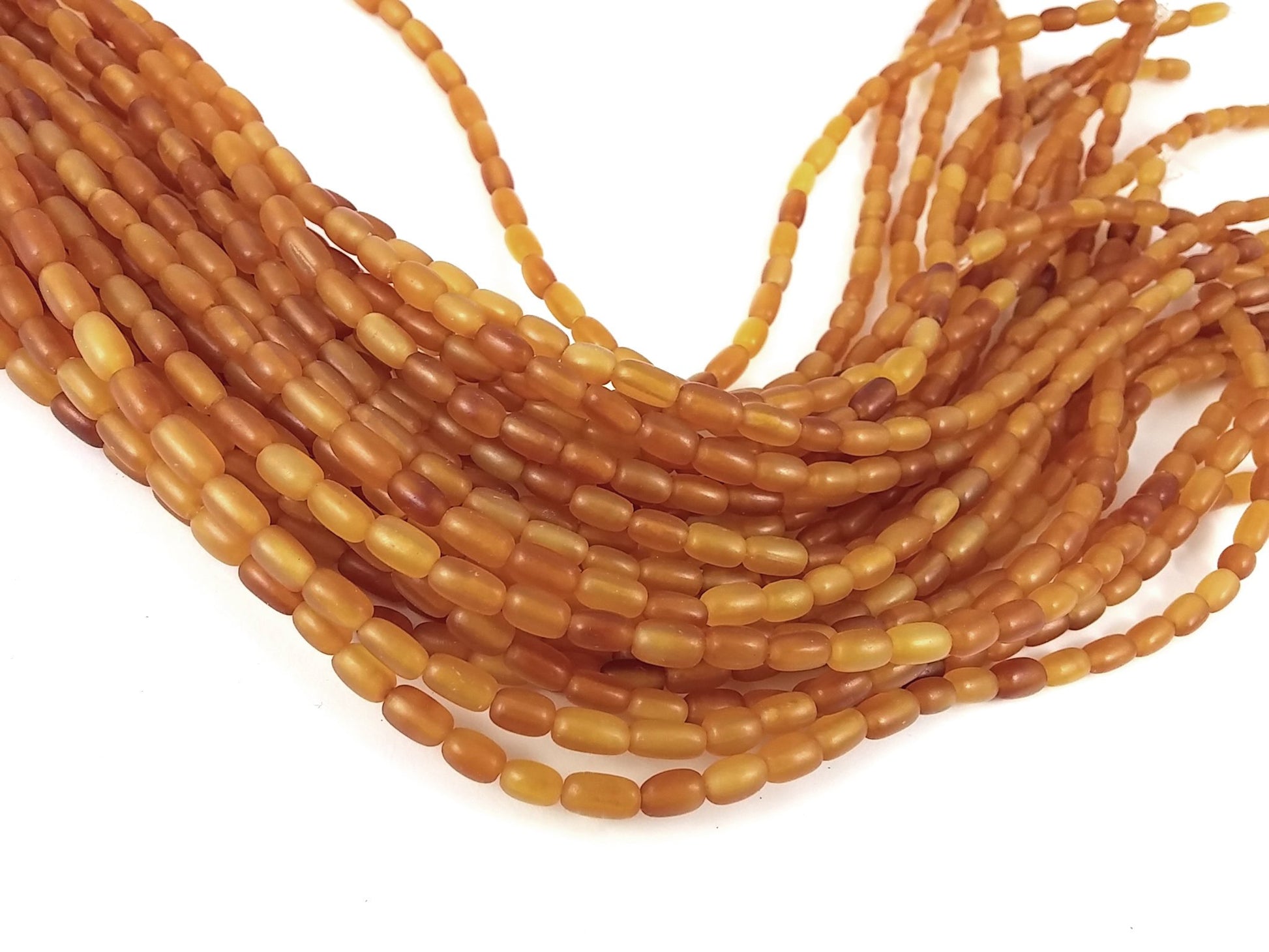 55 Perles ovales en corne naturelle 7x4mm