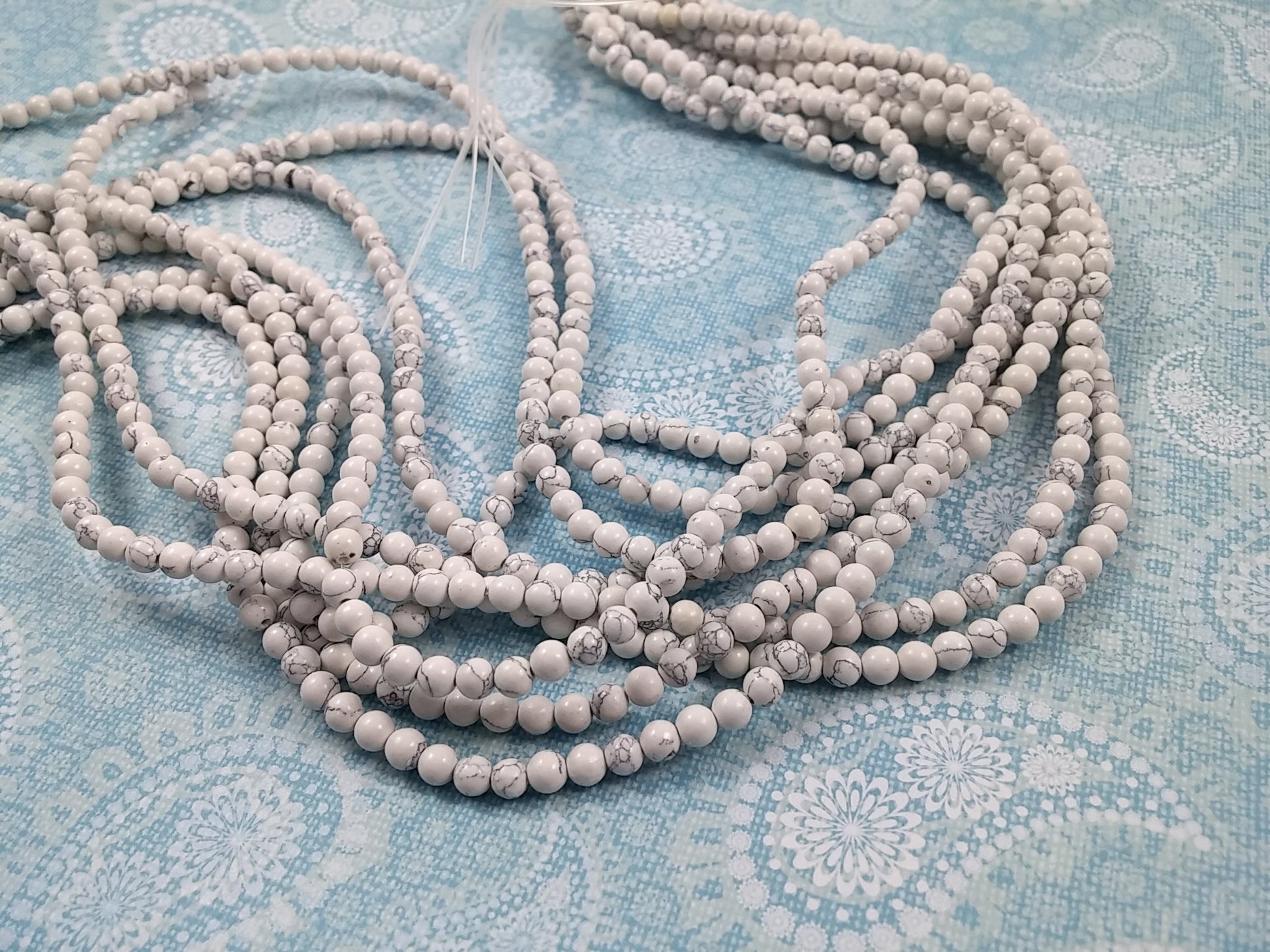 Pierres Naturelles Turquoise blanches marbrées rondes 4, 6 ou 8mm