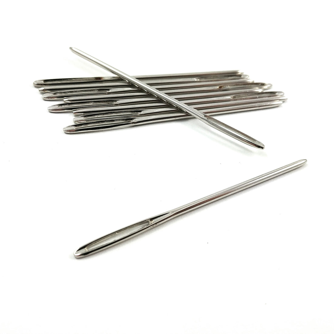 1 Big tapestry needle