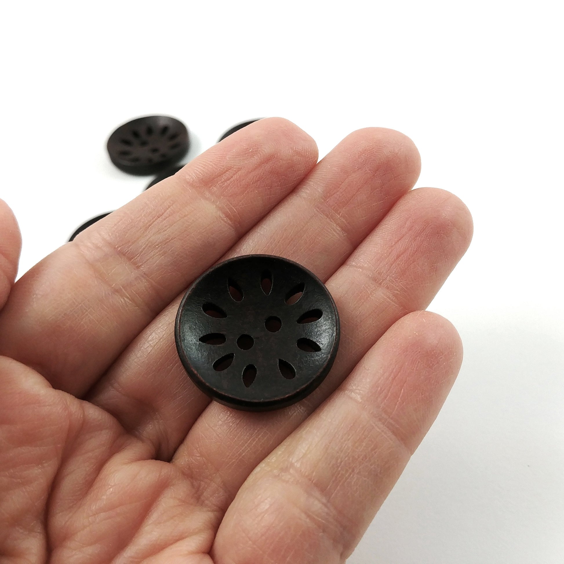 6 hollow wooden buttons 25mm