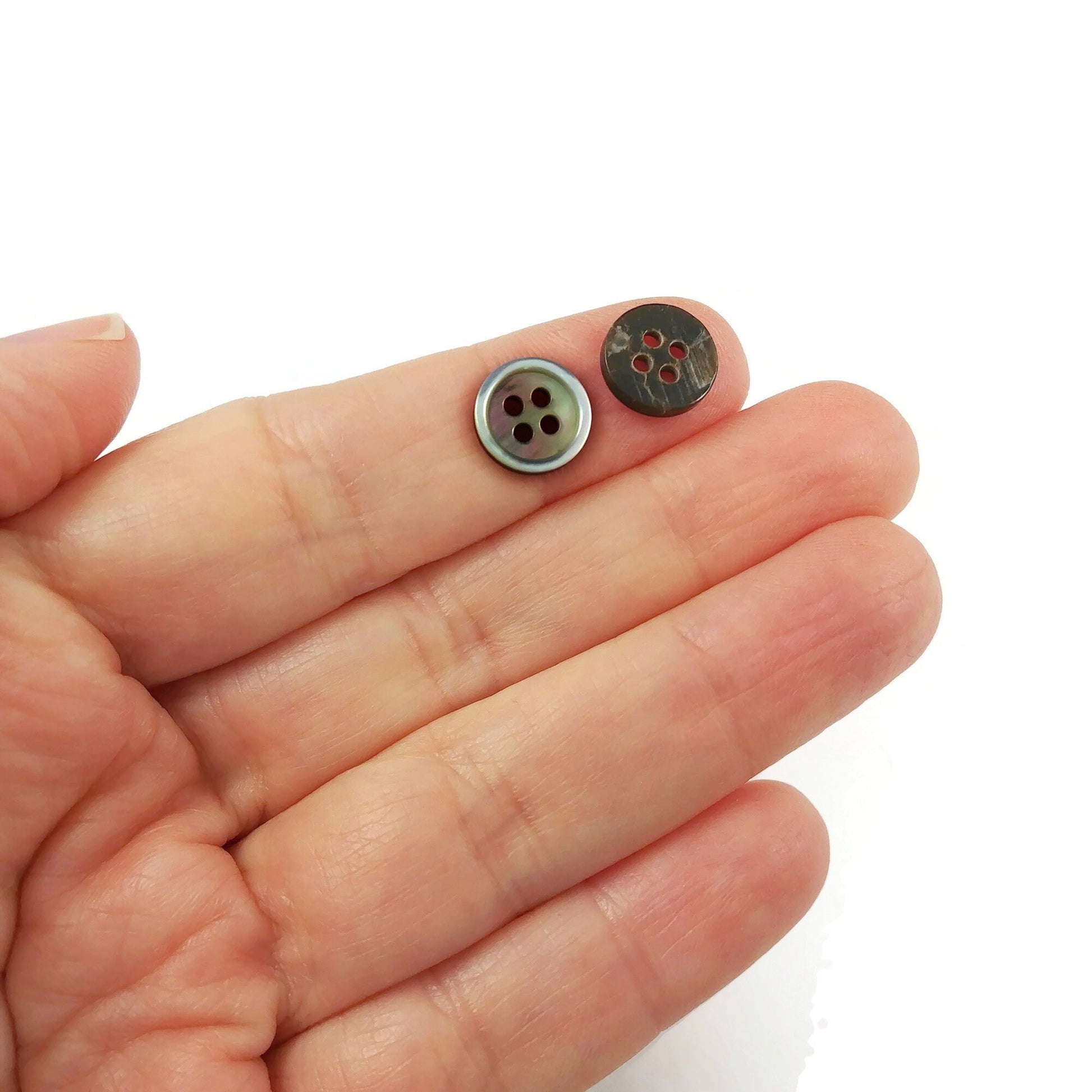 Grey mother of pearl buttons, Natural black lip shell sewing buttons, 4 sizes available