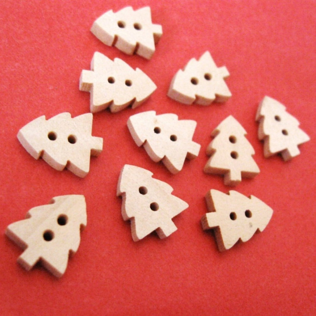 10 Christmas tree Wooden Buttons - craft buttons 14x12mm