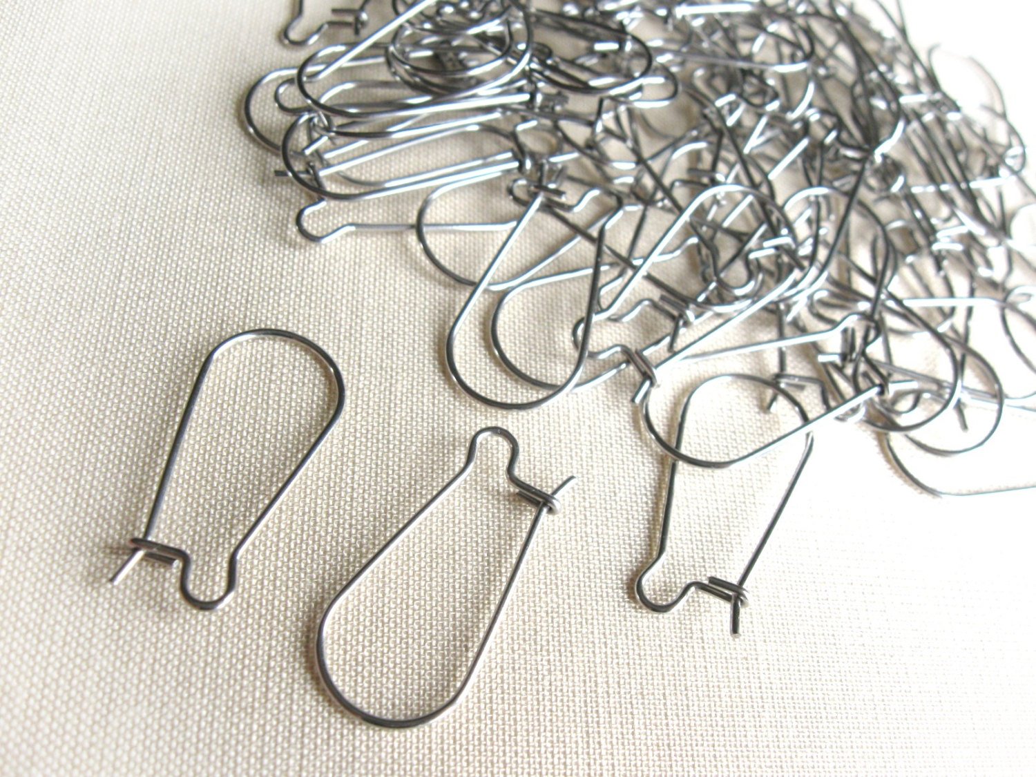 50 crochets pour boucle d'oreille en acier inoxydable hypoallergénique