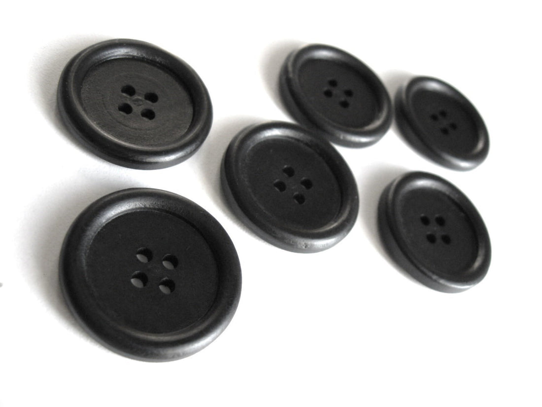 Black buttons 30mm - set of 6 wood buttons