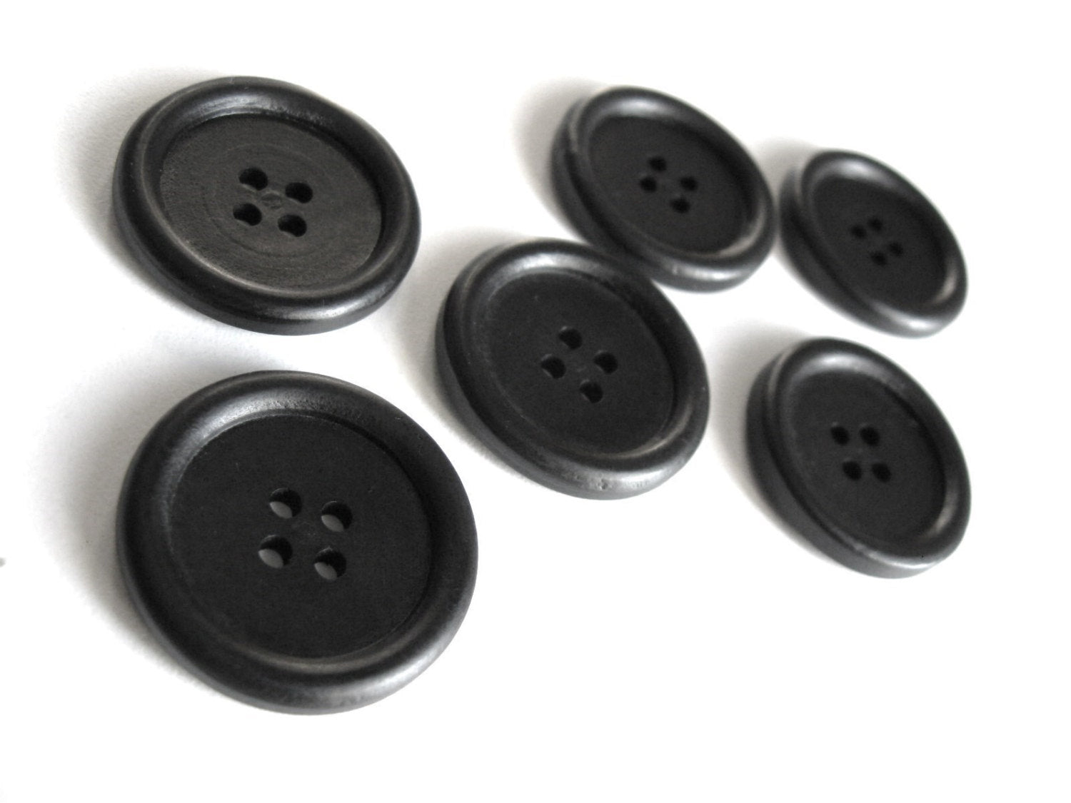 Black buttons 30mm - set of 6 wood buttons