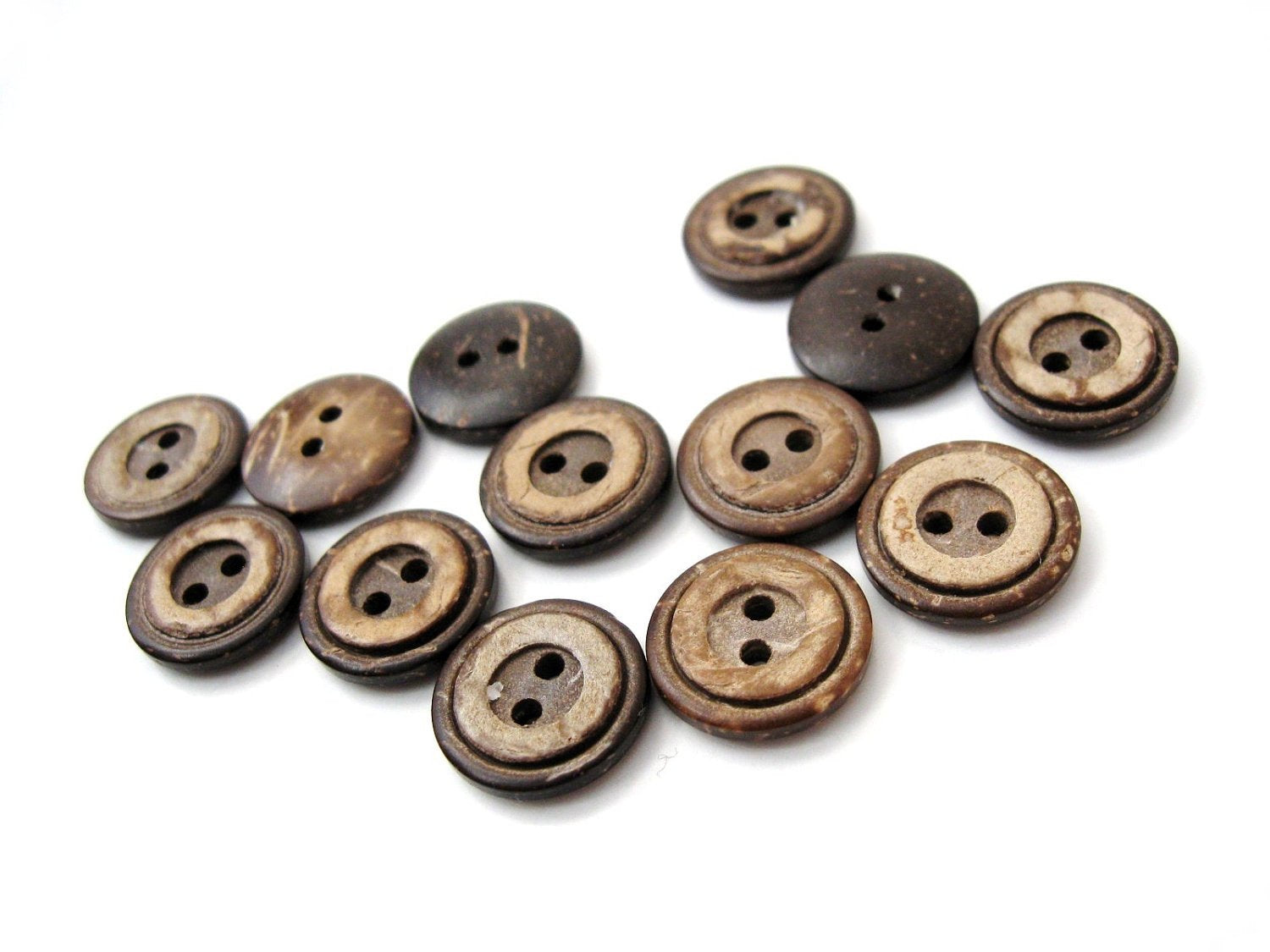10 Boutons en bois de coco 13 ou 15mm - motif cercle rustique