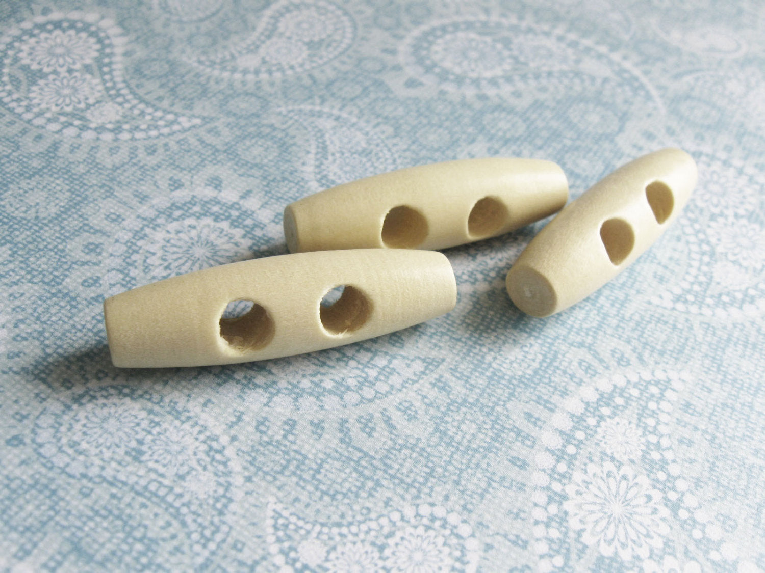 3 Beige wooden toggle button 40mm
