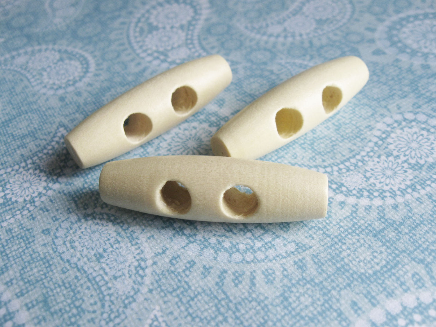 3 Beige wooden toggle button 40mm