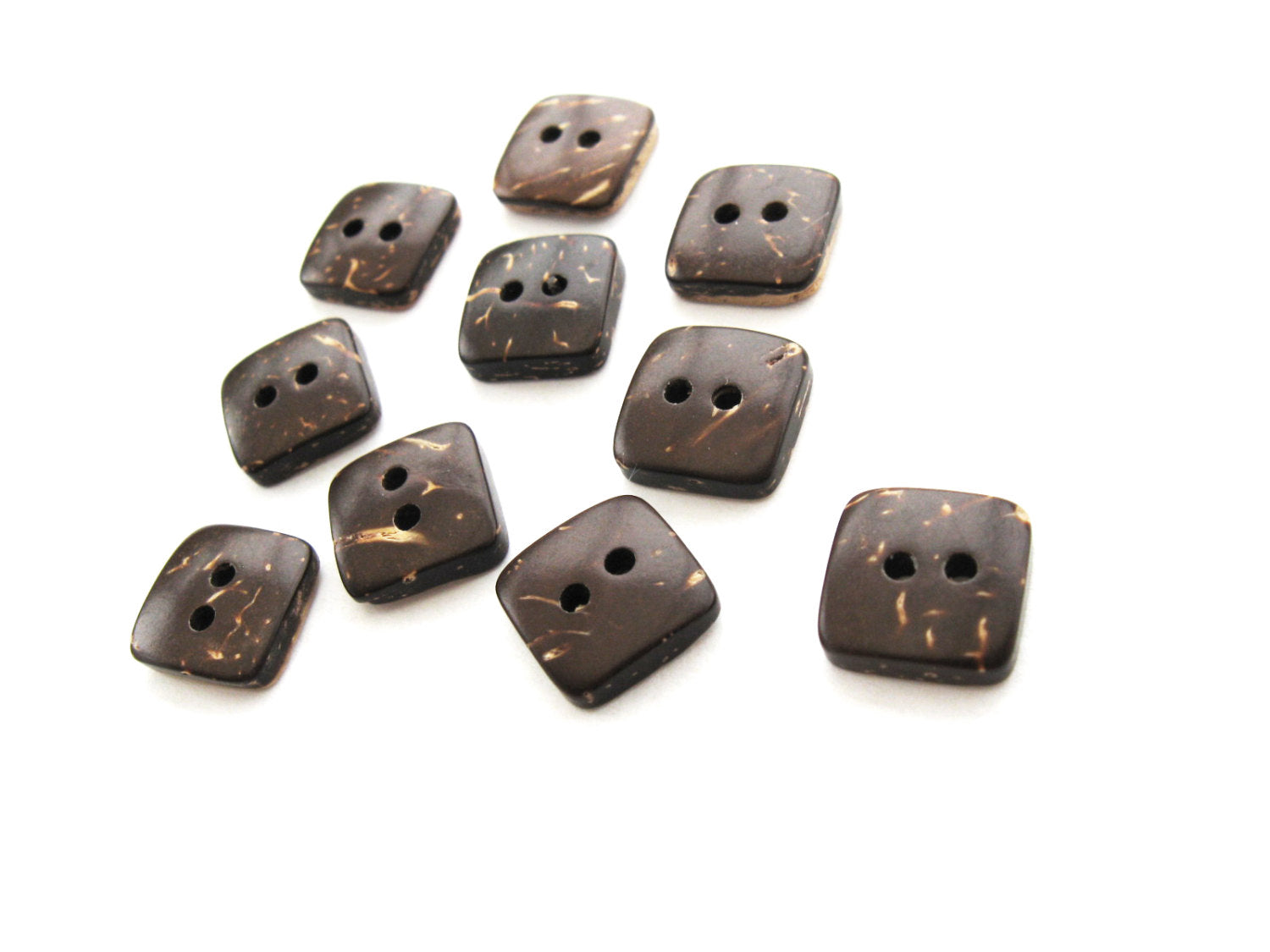 10 Boutons en bois de coco 9mm - Mini Carré