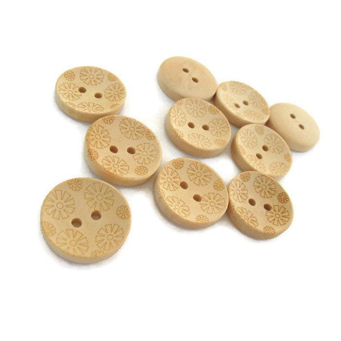 Wooden button - Flower Pattern Unfinished Wood Sewing Buttons Natural Color 20mm - set of 12